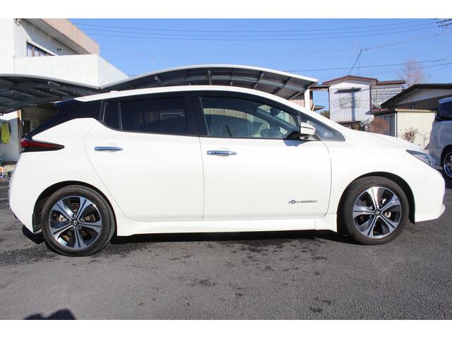 リーフ X Vセレクション 禁煙車寒冷地仕様インテリジェントルームミラーニッサンコネクト9型ナビ地デジ360度カメラ衝突軽減プロパイロット シートヒーターBluetooth接続 クリアランスソナーパークアシスト踏み間違い防止(9枚目)