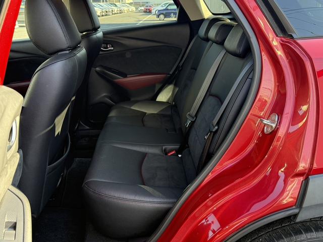 ＣＸ－３ ＸＤ　Ｌパッケージ　禁煙車　レッドライン入ブラック革スエードコンビシート　フルセグ　バックカメラ　ステアリングヒーター　シートヒーター　メモリー付パワーシート　アダプティブクルーズコントロール　パドルシフト（31枚目）