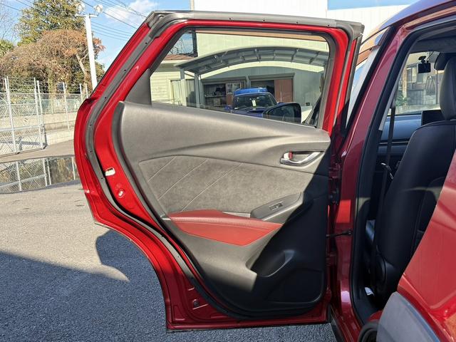 ＣＸ－３ ＸＤ　Ｌパッケージ　禁煙車　レッドライン入ブラック革スエードコンビシート　フルセグ　バックカメラ　ステアリングヒーター　シートヒーター　メモリー付パワーシート　アダプティブクルーズコントロール　パドルシフト（38枚目）