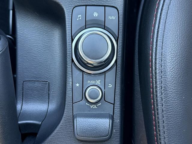 ＣＸ－３ ＸＤ　Ｌパッケージ　禁煙車　レッドライン入ブラック革スエードコンビシート　フルセグ　バックカメラ　ステアリングヒーター　シートヒーター　メモリー付パワーシート　アダプティブクルーズコントロール　パドルシフト（64枚目）