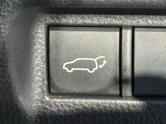 ハリアーハイブリッド Ｇ　ＧＲフルエアロ　ＯＰブラインドスポットミニター　純正８インチナビ　フルセグ　バックカメラ　衝突軽減ブレーキ　デジタルインナーミラー　パワーシート　パワーバックドア　コーナーセンサー　Ｂｌｕｅｔｏｏｔｈ（7枚目）