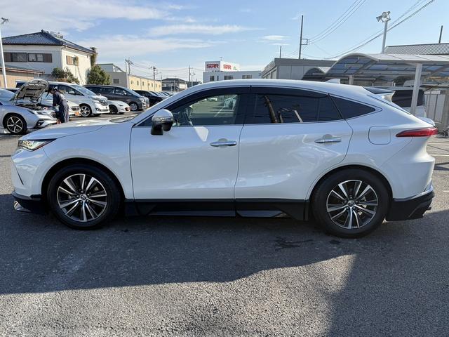 ハリアーハイブリッド Ｇ　ＧＲフルエアロ　ＯＰブラインドスポットミニター　純正８インチナビ　フルセグ　バックカメラ　衝突軽減ブレーキ　デジタルインナーミラー　パワーシート　パワーバックドア　コーナーセンサー　Ｂｌｕｅｔｏｏｔｈ（11枚目）