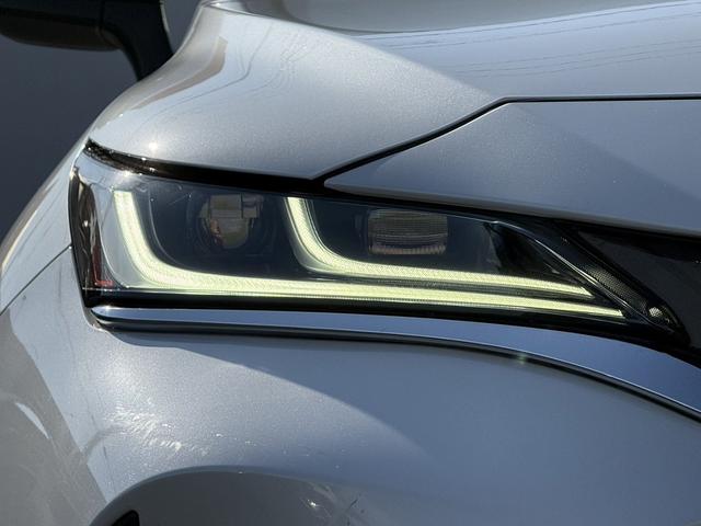 ハリアーハイブリッド Ｇ　ＧＲフルエアロ　ＯＰブラインドスポットミニター　純正８インチナビ　フルセグ　バックカメラ　衝突軽減ブレーキ　デジタルインナーミラー　パワーシート　パワーバックドア　コーナーセンサー　Ｂｌｕｅｔｏｏｔｈ（12枚目）