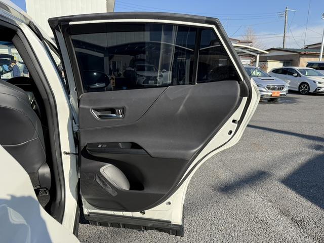 ハリアーハイブリッド Ｇ　ＧＲフルエアロ　ＯＰブラインドスポットミニター　純正８インチナビ　フルセグ　バックカメラ　衝突軽減ブレーキ　デジタルインナーミラー　パワーシート　パワーバックドア　コーナーセンサー　Ｂｌｕｅｔｏｏｔｈ（38枚目）