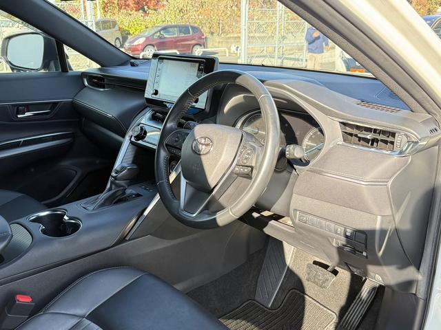 ハリアーハイブリッド Ｇ　ＧＲフルエアロ　ＯＰブラインドスポットミニター　純正８インチナビ　フルセグ　バックカメラ　衝突軽減ブレーキ　デジタルインナーミラー　パワーシート　パワーバックドア　コーナーセンサー　Ｂｌｕｅｔｏｏｔｈ（43枚目）