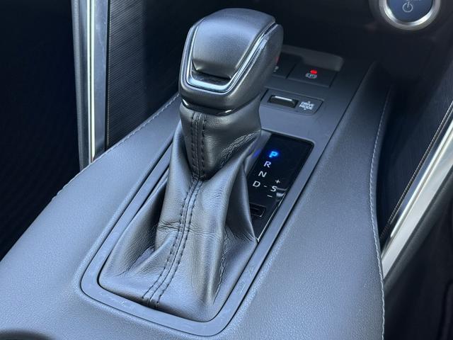 ハリアーハイブリッド Ｇ　ＧＲフルエアロ　ＯＰブラインドスポットミニター　純正８インチナビ　フルセグ　バックカメラ　衝突軽減ブレーキ　デジタルインナーミラー　パワーシート　パワーバックドア　コーナーセンサー　Ｂｌｕｅｔｏｏｔｈ（57枚目）