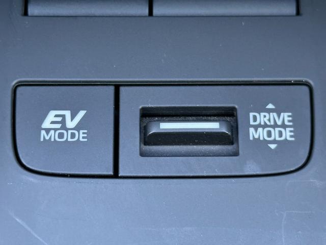 ハリアーハイブリッド Ｇ　ＧＲフルエアロ　ＯＰブラインドスポットミニター　純正８インチナビ　フルセグ　バックカメラ　衝突軽減ブレーキ　デジタルインナーミラー　パワーシート　パワーバックドア　コーナーセンサー　Ｂｌｕｅｔｏｏｔｈ（60枚目）