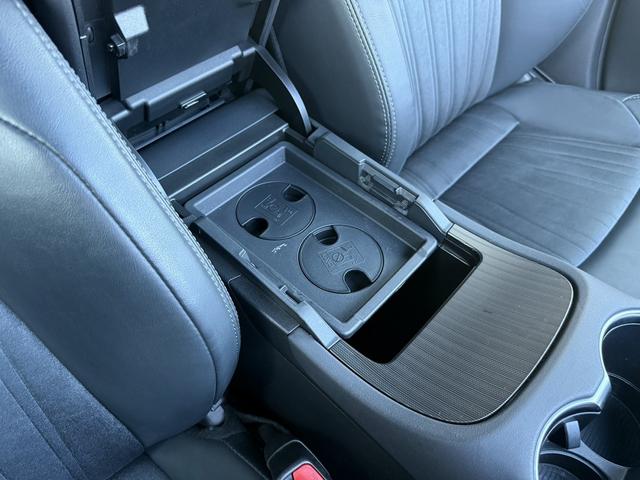 ハリアーハイブリッド Ｇ　ＧＲフルエアロ　ＯＰブラインドスポットミニター　純正８インチナビ　フルセグ　バックカメラ　衝突軽減ブレーキ　デジタルインナーミラー　パワーシート　パワーバックドア　コーナーセンサー　Ｂｌｕｅｔｏｏｔｈ（65枚目）