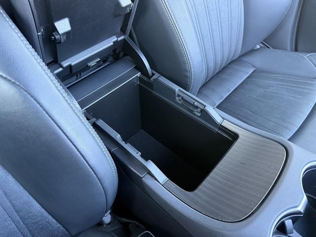 ハリアーハイブリッド Ｇ　ＧＲフルエアロ　ＯＰブラインドスポットミニター　純正８インチナビ　フルセグ　バックカメラ　衝突軽減ブレーキ　デジタルインナーミラー　パワーシート　パワーバックドア　コーナーセンサー　Ｂｌｕｅｔｏｏｔｈ（66枚目）