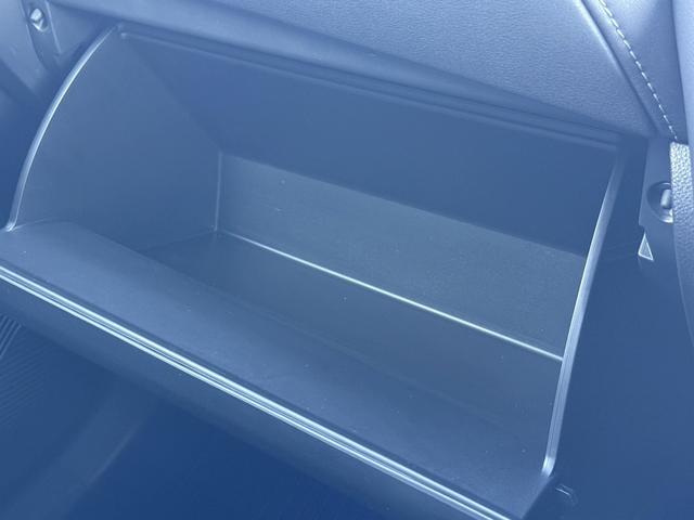 ハリアーハイブリッド Ｇ　ＧＲフルエアロ　ＯＰブラインドスポットミニター　純正８インチナビ　フルセグ　バックカメラ　衝突軽減ブレーキ　デジタルインナーミラー　パワーシート　パワーバックドア　コーナーセンサー　Ｂｌｕｅｔｏｏｔｈ（69枚目）