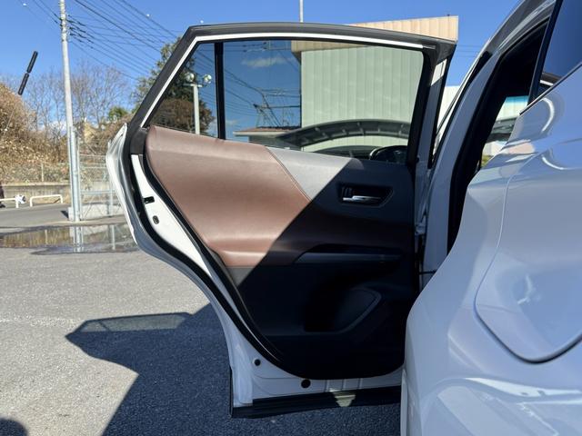 ハリアーハイブリッド G 禁煙車 ブラインドスポットモニター 純正12.3インチナビ フルセグ バックカメラ アダプティブクルーズコントロール 電動リアゲート ビルトインETC2.0 シートヒーター 純正18インチアルミ(42枚目)