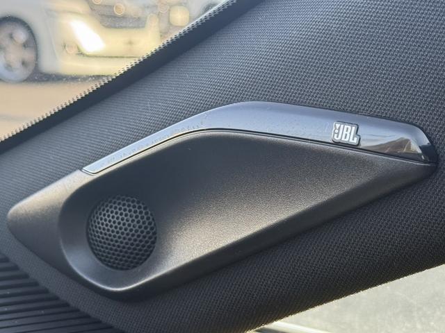 ハリアーハイブリッド Z レザーパッケージ 禁煙車 純正12.3インチナビ JBLサウンド 電動リアゲート アラウンドビューカメラ フルセグ シートエアコン ビルドインETC2.0 黒革シート パワーシート ステアリングヒーター 純正19AW(4枚目)