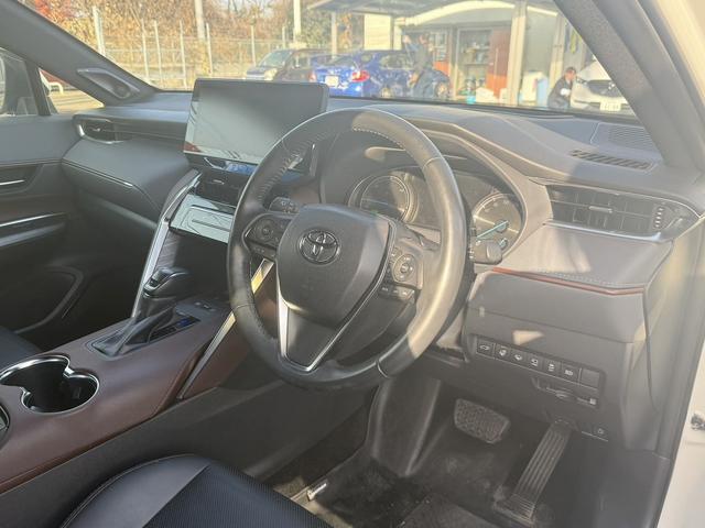 ハリアーハイブリッド Z レザーパッケージ 禁煙車 純正12.3インチナビ JBLサウンド 電動リアゲート アラウンドビューカメラ フルセグ シートエアコン ビルドインETC2.0 黒革シート パワーシート ステアリングヒーター 純正19AW(43枚目)