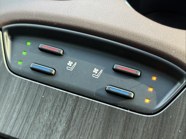 ハリアーハイブリッド Z レザーパッケージ 禁煙車 純正12.3インチナビ JBLサウンド 電動リアゲート アラウンドビューカメラ フルセグ シートエアコン ビルドインETC2.0 黒革シート パワーシート ステアリングヒーター 純正19AW(67枚目)