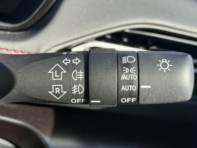 レヴォーグ STIスポーツ EX 禁煙車 レザーシート ハーマンカードン10スピーカー メモリー&メモリ付きパワーシート 衝突軽減 運転支援 電動リアゲート ステア連動ランプ ブラインドスポット 360度カメラ 11.6型純正ナビ(56枚目)