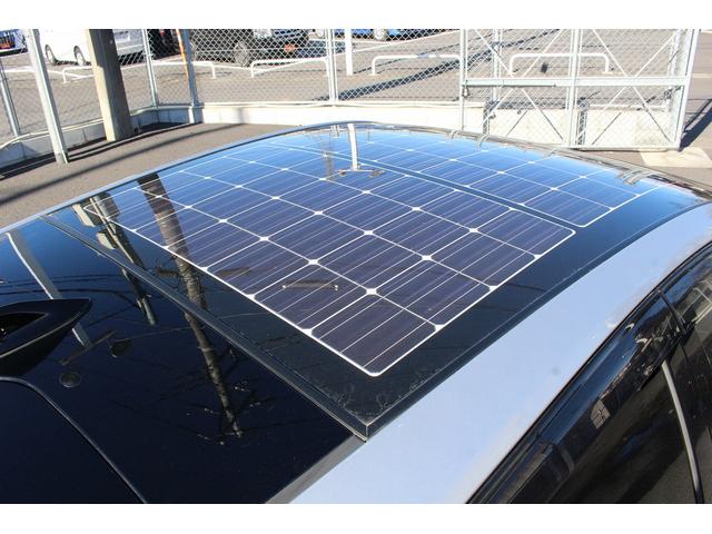 プリウスPHV Sナビパッケージ 禁煙車 メーカー11.6インチナビ ソーラー充電システム ビルトインETC2.0 アクセサリーコンセント セーフティーセンスパッケージ 快適温熱シート アダクティブクルーズコントロール バックカメラ(4枚目)
