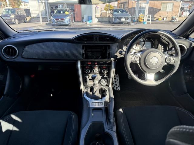 ８６ ＧＴ　禁煙車　ワンオーナー　オートエアコン　パドルシフト　純正１７インチアルミホイール　ＬＥＤヘッドライト　フォグライト　横滑り防止　電動格納ミラー　スマートキー　プッシュスタート（17枚目）