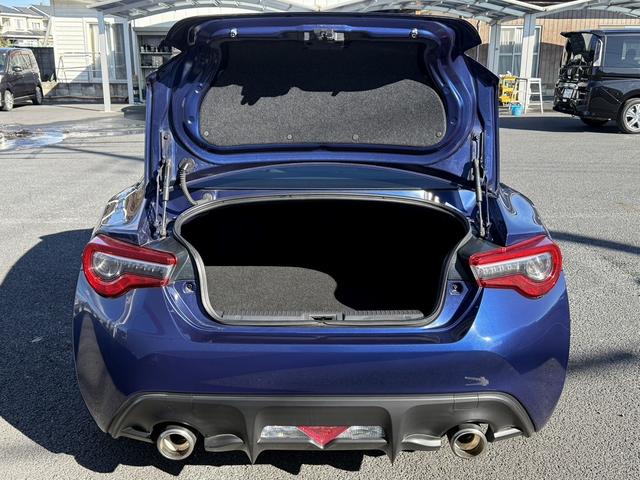 ８６ ＧＴ　禁煙車　ワンオーナー　オートエアコン　パドルシフト　純正１７インチアルミホイール　ＬＥＤヘッドライト　フォグライト　横滑り防止　電動格納ミラー　スマートキー　プッシュスタート（41枚目）