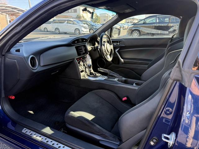 ８６ ＧＴ　禁煙車　ワンオーナー　オートエアコン　パドルシフト　純正１７インチアルミホイール　ＬＥＤヘッドライト　フォグライト　横滑り防止　電動格納ミラー　スマートキー　プッシュスタート（43枚目）