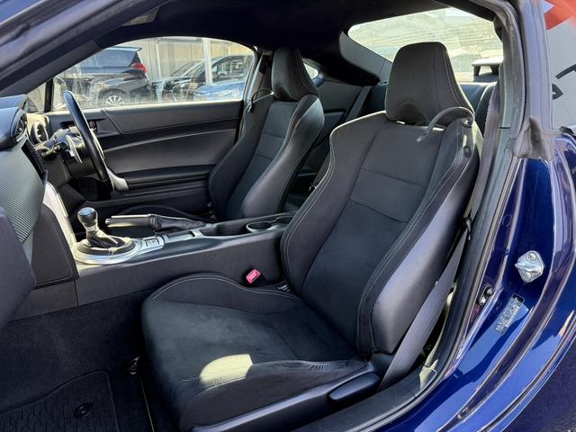 ８６ ＧＴ　禁煙車　ワンオーナー　オートエアコン　パドルシフト　純正１７インチアルミホイール　ＬＥＤヘッドライト　フォグライト　横滑り防止　電動格納ミラー　スマートキー　プッシュスタート（44枚目）