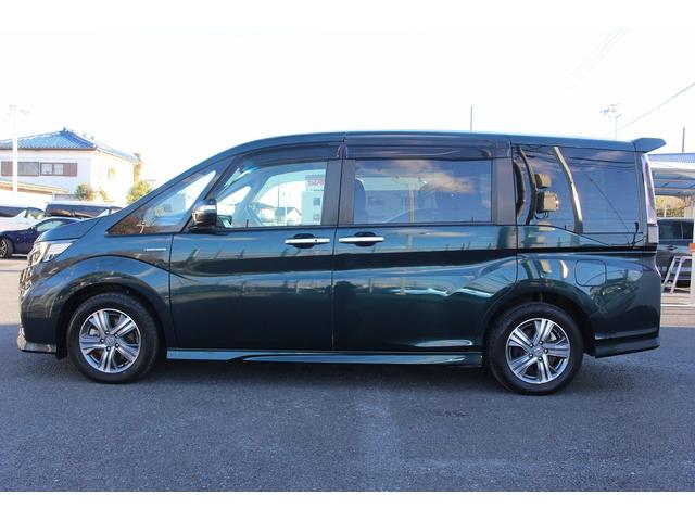 ステップワゴンスパーダ スパーダハイブリッド G ホンダセンシング 後期型 純正9インチナビ 後席モニター フルセグ バックカメラ 両側電動スライドドア 衝突軽減ブレーキ 運転支援システム レーダークルーズコントロール USB端子 標識認識システム 逸脱警報(11枚目)