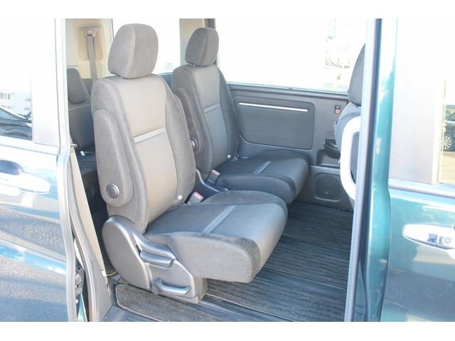 ステップワゴンスパーダ スパーダハイブリッド G ホンダセンシング 後期型 純正9インチナビ 後席モニター フルセグ バックカメラ 両側電動スライドドア 衝突軽減ブレーキ 運転支援システム レーダークルーズコントロール USB端子 標識認識システム 逸脱警報(16枚目)