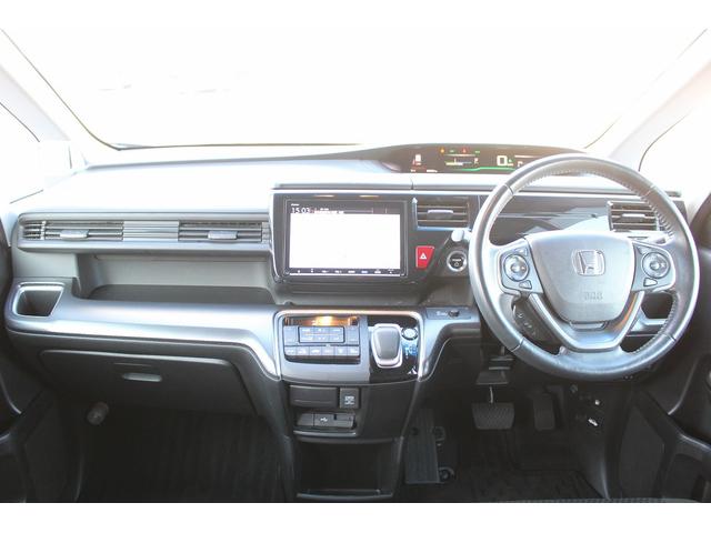ステップワゴンスパーダ スパーダハイブリッド G ホンダセンシング 後期型 純正9インチナビ 後席モニター フルセグ バックカメラ 両側電動スライドドア 衝突軽減ブレーキ 運転支援システム レーダークルーズコントロール USB端子 標識認識システム 逸脱警報(18枚目)