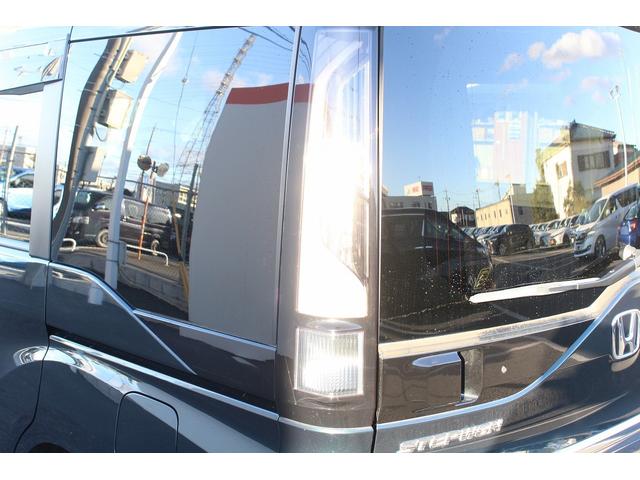 ステップワゴンスパーダ スパーダハイブリッド G ホンダセンシング 後期型 純正9インチナビ 後席モニター フルセグ バックカメラ 両側電動スライドドア 衝突軽減ブレーキ 運転支援システム レーダークルーズコントロール USB端子 標識認識システム 逸脱警報(28枚目)