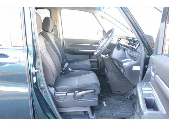 ステップワゴンスパーダ スパーダハイブリッド G ホンダセンシング 後期型 純正9インチナビ 後席モニター フルセグ バックカメラ 両側電動スライドドア 衝突軽減ブレーキ 運転支援システム レーダークルーズコントロール USB端子 標識認識システム 逸脱警報(46枚目)