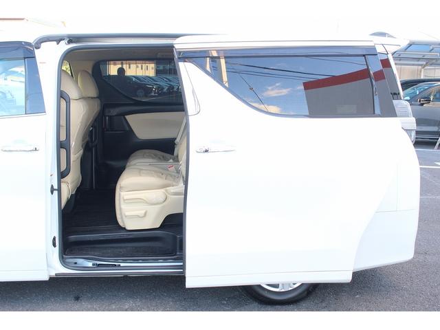 ヴェルファイアハイブリッド Ｘ　後期型　７人乗り　禁煙車　ＡＬＰＩＮＥナビ　後席モニター　フルセグＴＶ　バックカメラ　両側電動スライドドア　追従機能付きクルーズコントロール　プリクラッシュセーフティ　レーン路レーシングアシスト（48枚目）