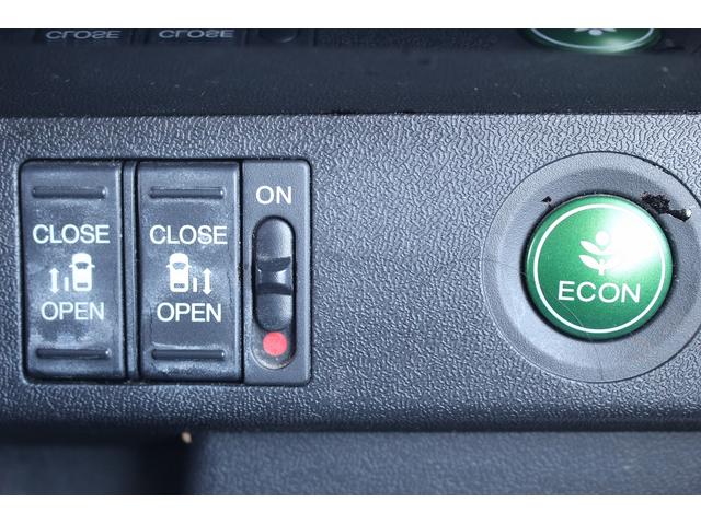 ステップワゴンスパーダ スパーダハイブリッド　Ｇ・ＥＸ　ホンダセンシング　禁煙車　純正後席モニター　純正９型ナビ　フルセグ　バックカメラ　アダクティブクルーズコントロール　衝突軽減ブレーキ　両側電動スライドドア　純正１６インチアルミホイール　誤発進抑制機能　ビルドインＥＴＣ（6枚目）