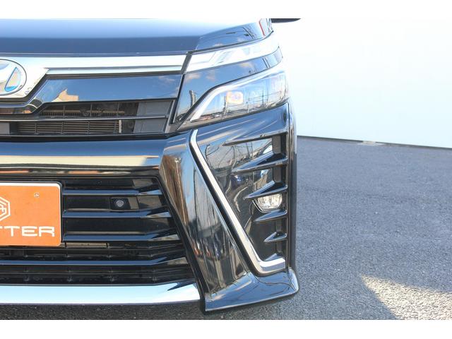 TOYOTA VOXY HYBRID ZS KIRAMEKI II