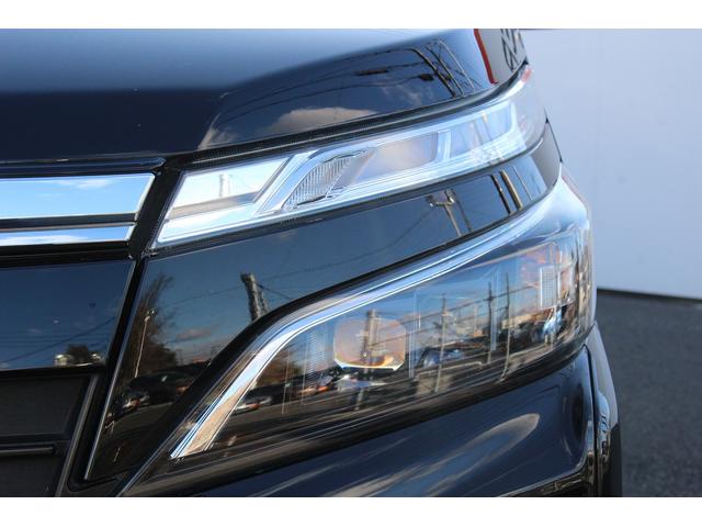 TOYOTA VOXY HYBRID ZS KIRAMEKI II