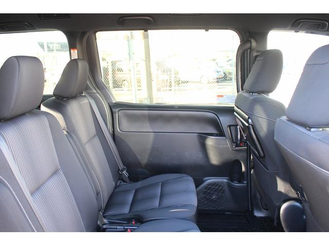 TOYOTA VOXY HYBRID ZS KIRAMEKI II