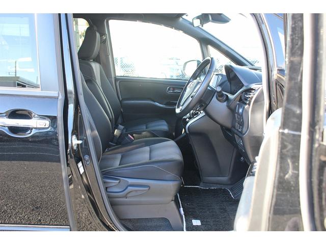 TOYOTA VOXY HYBRID ZS KIRAMEKI II