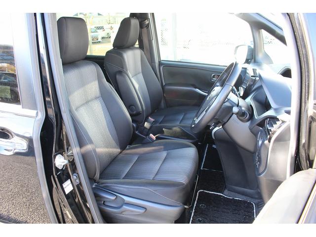 TOYOTA VOXY HYBRID ZS KIRAMEKI II