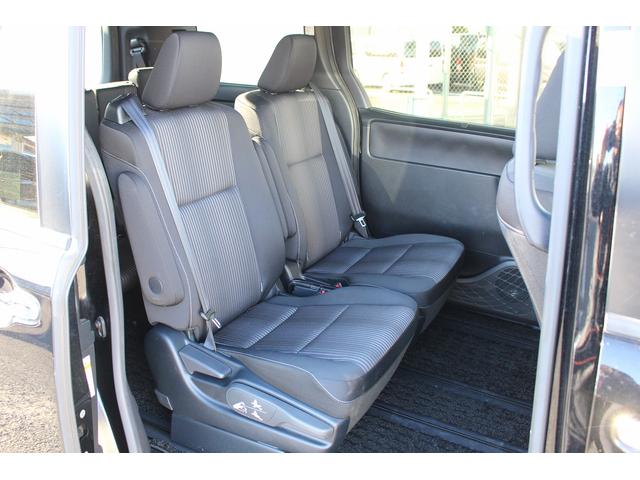 TOYOTA VOXY HYBRID ZS KIRAMEKI II