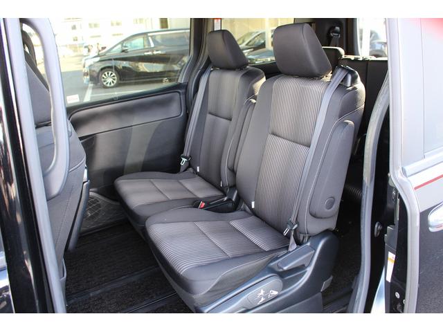 TOYOTA VOXY HYBRID ZS KIRAMEKI II