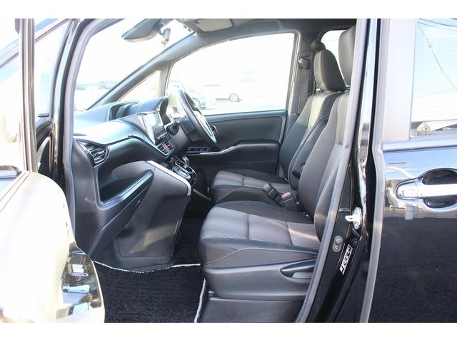 TOYOTA VOXY HYBRID ZS KIRAMEKI II