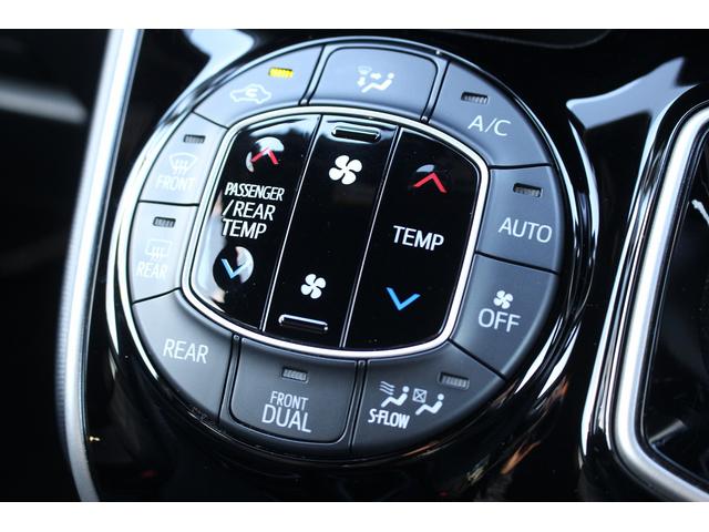 TOYOTA VOXY HYBRID ZS KIRAMEKI II