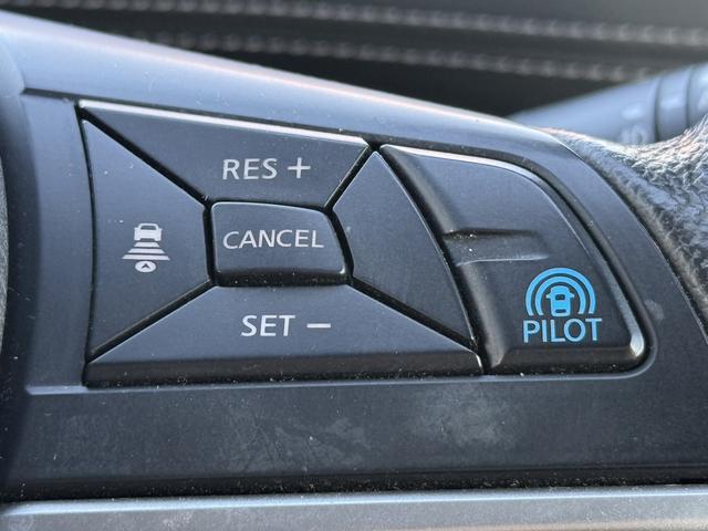 セレナ ハイウェイスター　ＶセレクションＩＩ　禁煙車　純正後席モニター　純正９インチナビ　フルセグ　アラウンドビューカメラ　プロパイロット　パーキングアシスト　衝突軽減ブレーキ　レーンキープ　デジタルインナーミラー　障害物センサー　純正１６ＡＷ（6枚目）