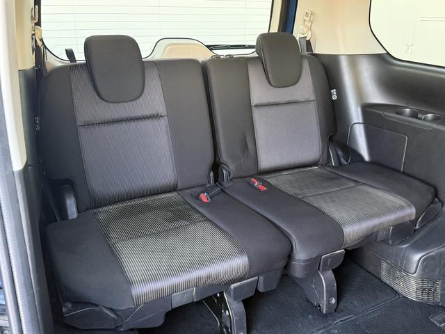 セレナ ハイウェイスター　ＶセレクションＩＩ　禁煙車　純正後席モニター　純正９インチナビ　フルセグ　アラウンドビューカメラ　プロパイロット　パーキングアシスト　衝突軽減ブレーキ　レーンキープ　デジタルインナーミラー　障害物センサー　純正１６ＡＷ（17枚目）