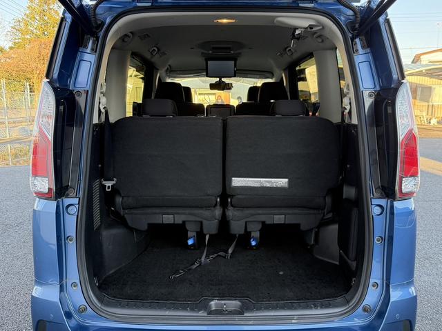 セレナ ハイウェイスター　ＶセレクションＩＩ　禁煙車　純正後席モニター　純正９インチナビ　フルセグ　アラウンドビューカメラ　プロパイロット　パーキングアシスト　衝突軽減ブレーキ　レーンキープ　デジタルインナーミラー　障害物センサー　純正１６ＡＷ（18枚目）