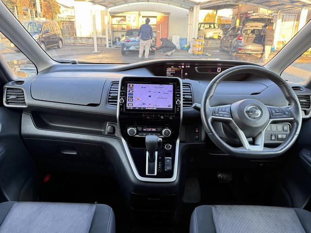 セレナ ハイウェイスター　ＶセレクションＩＩ　禁煙車　純正後席モニター　純正９インチナビ　フルセグ　アラウンドビューカメラ　プロパイロット　パーキングアシスト　衝突軽減ブレーキ　レーンキープ　デジタルインナーミラー　障害物センサー　純正１６ＡＷ（19枚目）