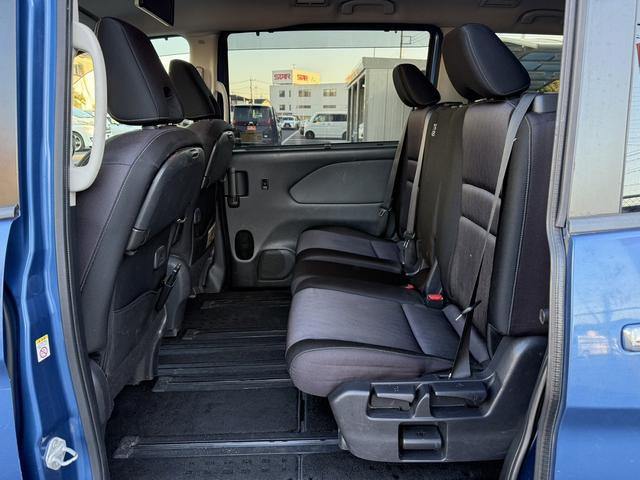 セレナ ハイウェイスター　ＶセレクションＩＩ　禁煙車　純正後席モニター　純正９インチナビ　フルセグ　アラウンドビューカメラ　プロパイロット　パーキングアシスト　衝突軽減ブレーキ　レーンキープ　デジタルインナーミラー　障害物センサー　純正１６ＡＷ（50枚目）