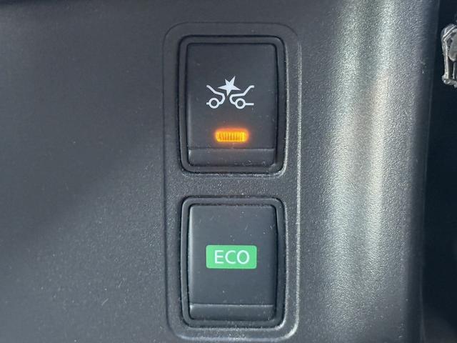 セレナ ハイウェイスター　ＶセレクションＩＩ　禁煙車　純正後席モニター　純正９インチナビ　フルセグ　アラウンドビューカメラ　プロパイロット　パーキングアシスト　衝突軽減ブレーキ　レーンキープ　デジタルインナーミラー　障害物センサー　純正１６ＡＷ（64枚目）