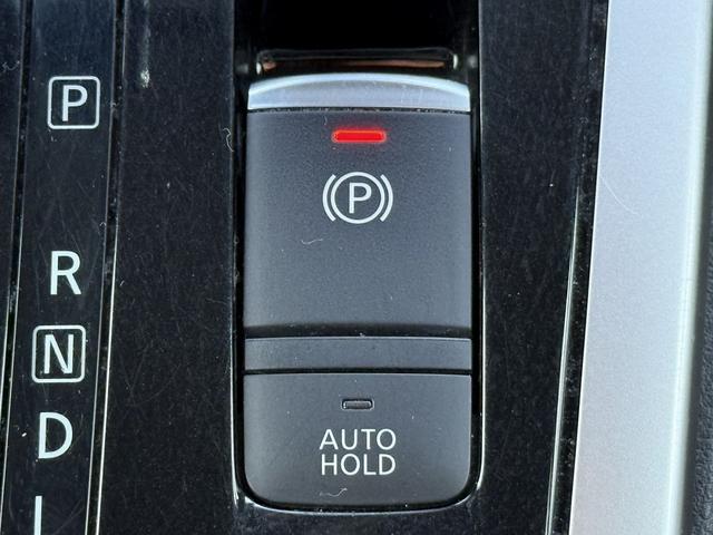 セレナ ハイウェイスター　ＶセレクションＩＩ　禁煙車　純正後席モニター　純正９インチナビ　フルセグ　アラウンドビューカメラ　プロパイロット　パーキングアシスト　衝突軽減ブレーキ　レーンキープ　デジタルインナーミラー　障害物センサー　純正１６ＡＷ（67枚目）