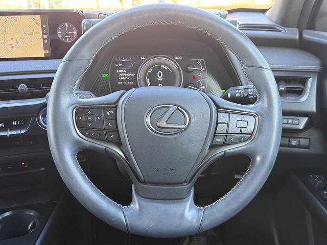 UX UX250h バージョンC 禁煙車 純正12.3インチナビ フルセグ アラウンドビューモニター 衝突軽減ブレーキ アダプティブクルーズコントロール シートエアコン シートヒーター パワーシート ステアリングヒーター ETC2.0(19枚目)