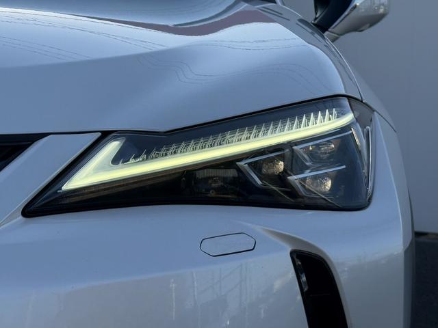 UX UX250h バージョンC 禁煙車 純正12.3インチナビ フルセグ アラウンドビューモニター 衝突軽減ブレーキ アダプティブクルーズコントロール シートエアコン シートヒーター パワーシート ステアリングヒーター ETC2.0(26枚目)