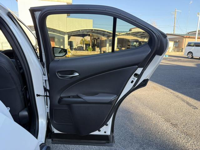 UX UX250h バージョンC 禁煙車 純正12.3インチナビ フルセグ アラウンドビューモニター 衝突軽減ブレーキ アダプティブクルーズコントロール シートエアコン シートヒーター パワーシート ステアリングヒーター ETC2.0(37枚目)